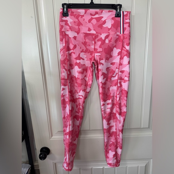 2/for $20 🪩 TOMMY HILFIGER Pink Camo Athletic High-Waist Leggings (Size Medium) - Picture 3 of 11